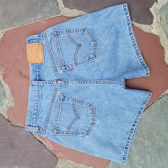 Levi's Pants - Levi's RARE hemmed mom jean shorts
